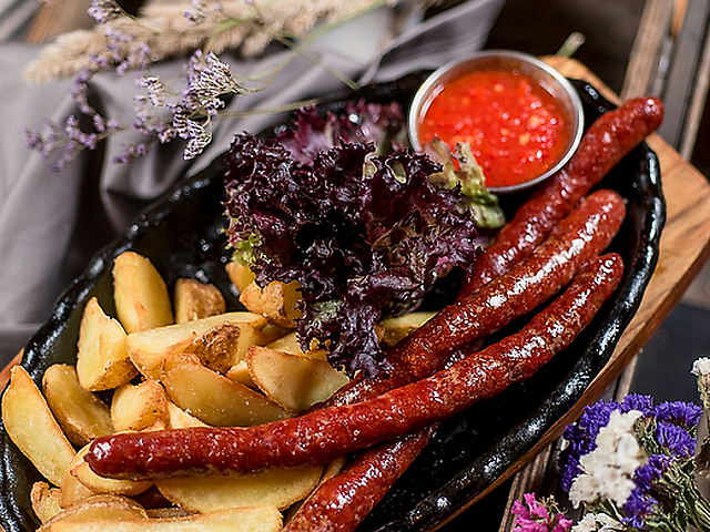 Пряні ковбаски  "МЕРГЕЗ"