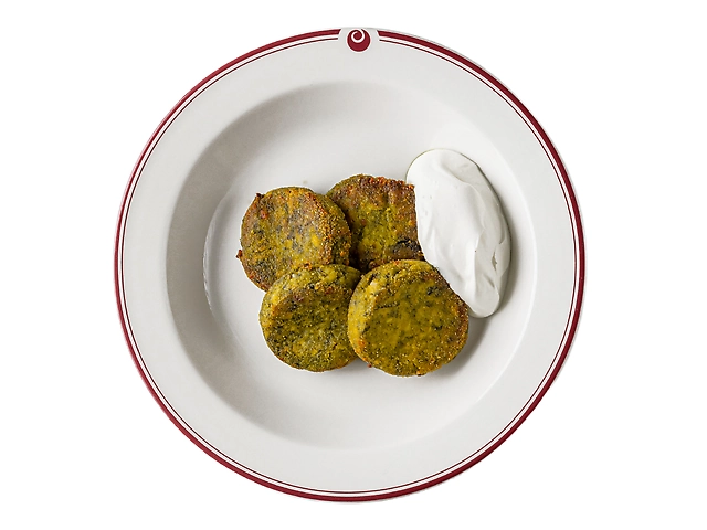 Сирники з пармезаном та песто