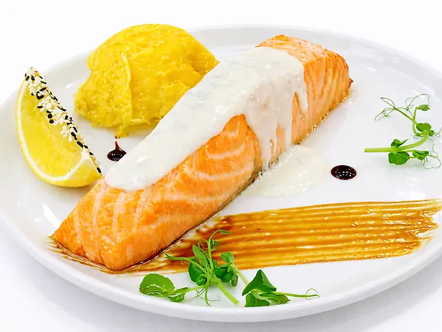 Сьомга у вершковому соусі