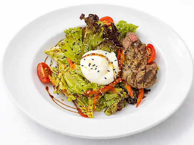 Теплий салат з телятини