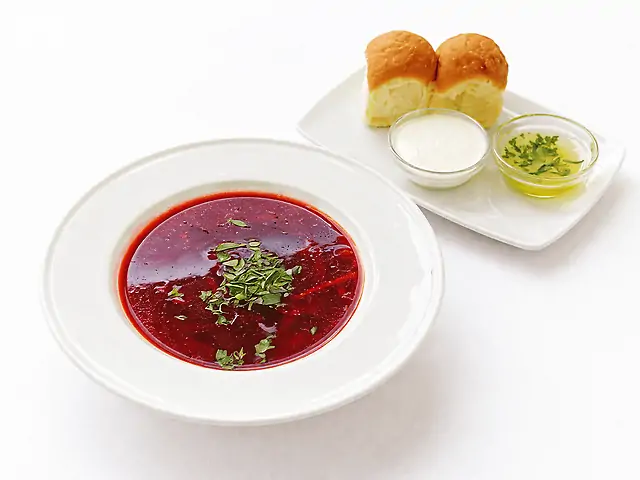 Борщ з телятиною та пампушками