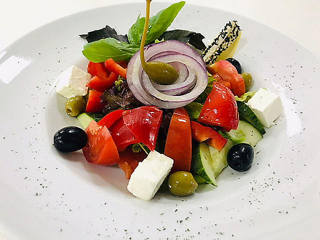 Салат грецький