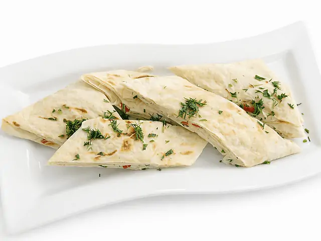 Лаваш з сиром сулугуні  та зеленню