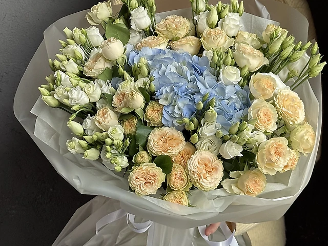 Витончений обʼємний букет