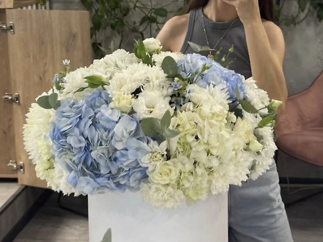 Дуже великий квітковий бокс