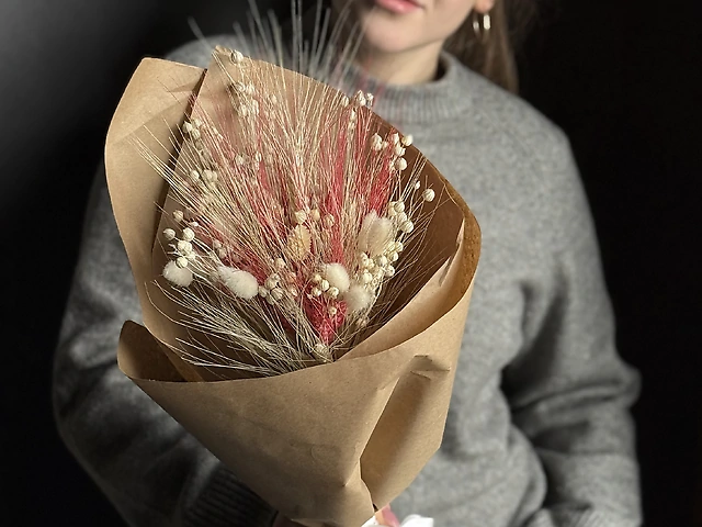 Букет-комплімент з пшениці та сухоцвіту