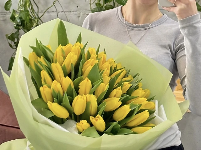 35 фермерських тюльпанів в упакуванні