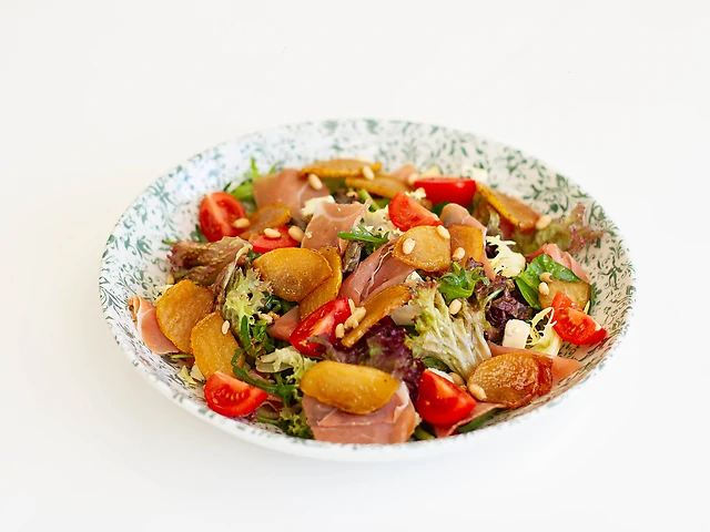 Салат з грушою