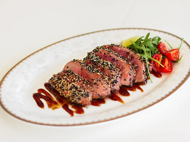 Стейк з тунця татакі