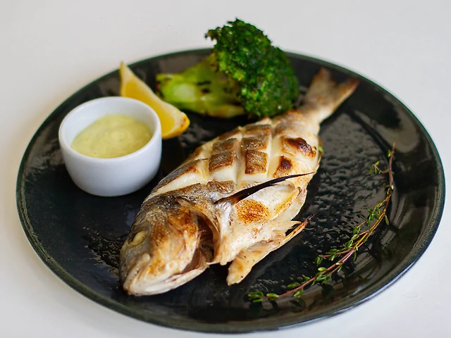 Дорадо з броколі