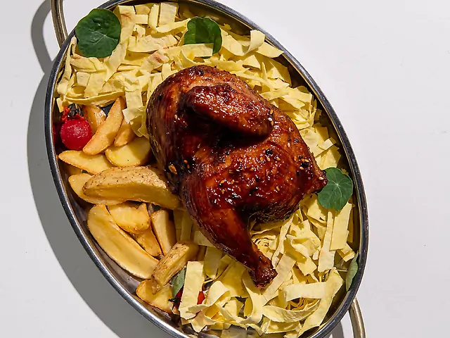 Курча в сіні