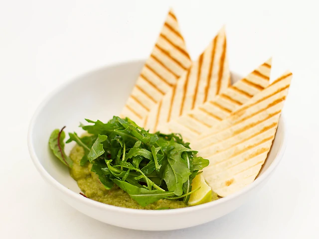 Гуакамоле з тортильєю