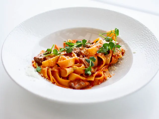 Паста з телятиною