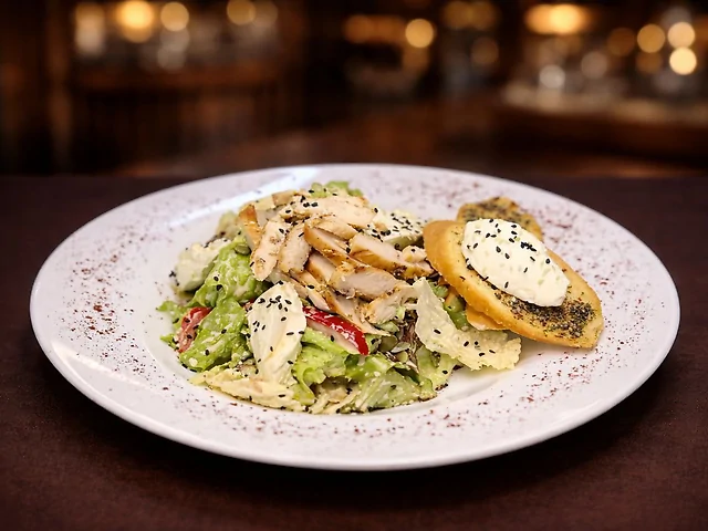 Гриль салат з сиром Філадельфія