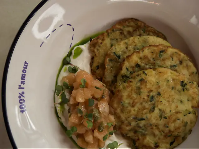 Zucchini fritters with salmon tartare