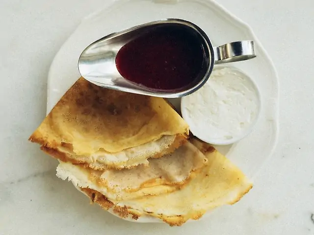 Crêpes із джемом на вибір