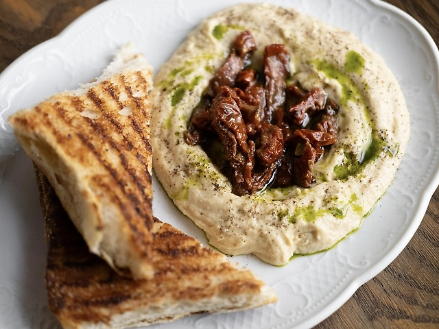 Хумус з вяленими томатами: 