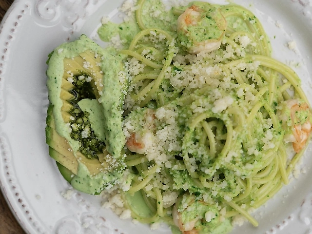 Паста з зеленим каррі та креветками: 