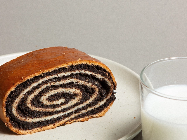 Маковий рулет класичний
