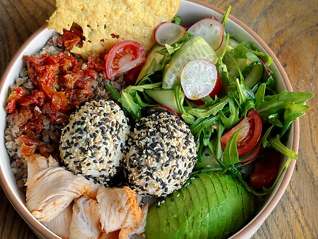 Боул з гречкою та індичкою: 