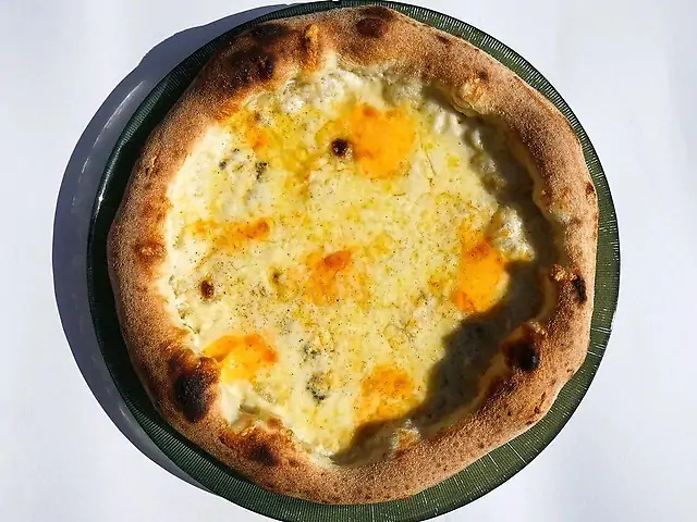 Піца сирна