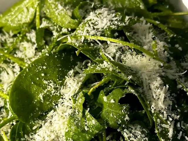 Руккола-шинат-пармезан