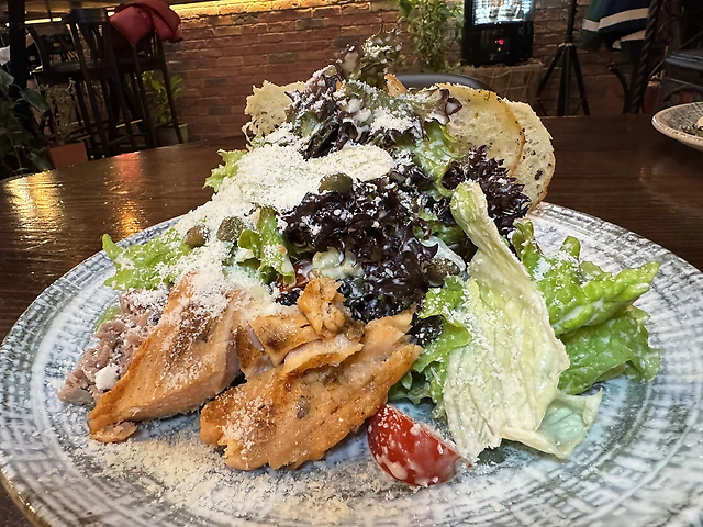 Салат з лососем