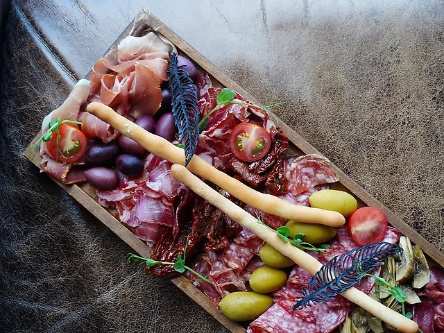 Асорті італійських делікатесів