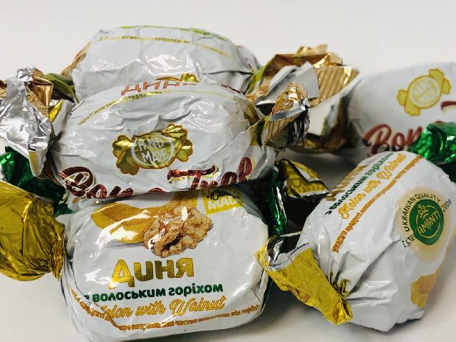 Конфеты с дыней и грецким орехом Amanti