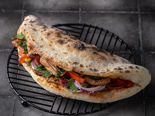 Сендвіч з яловичиною по-мексиканськи