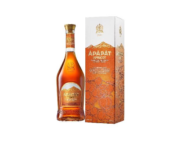 Крепкий алкогольный напиток Ararat Apricot  0,5л. 35% в коробке