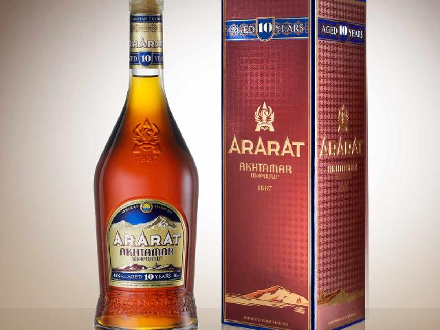 Бренди армянский Ararat Akhtamar 10 лет 0,7л. 40% в коробке