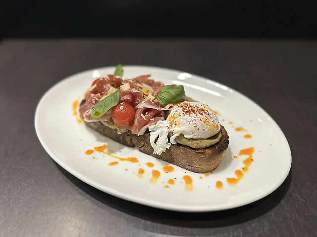 Tartine with prosciutto