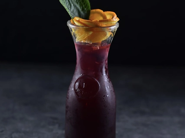 Passion fruit-raspberry lemonade