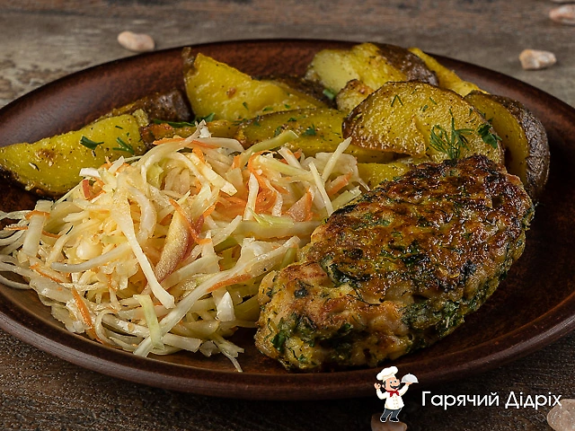 Люля кебаб курячий з картоплею та салатом