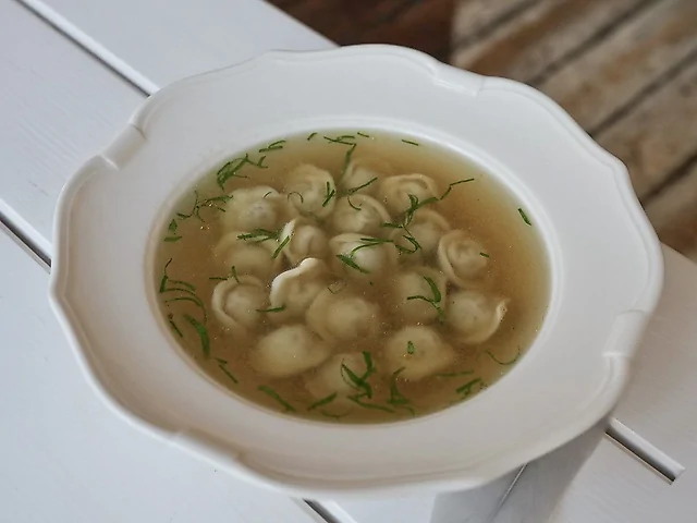 Дачні пельмені з качкою у бульйоні