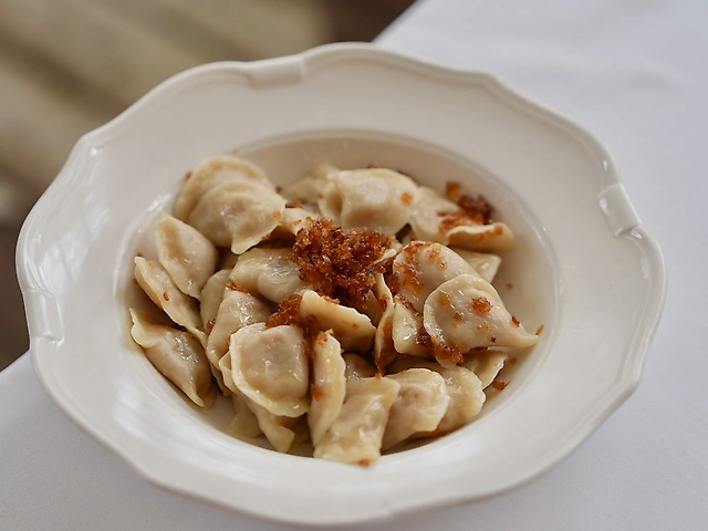 Вареники з картоплею та грибами