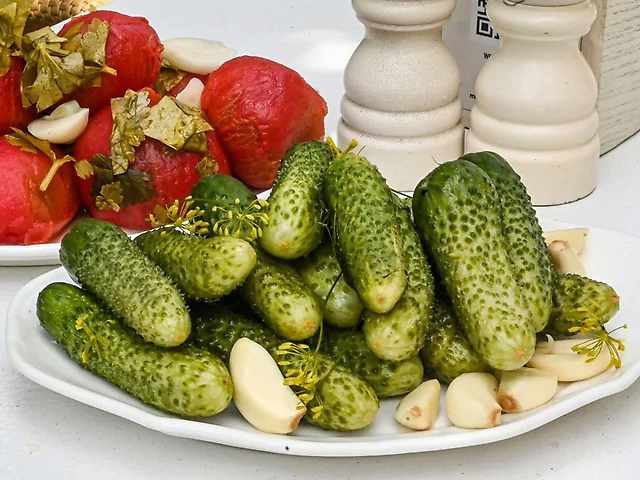 Огірки малосольні