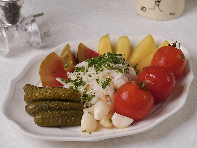 Тарілка з соліннями