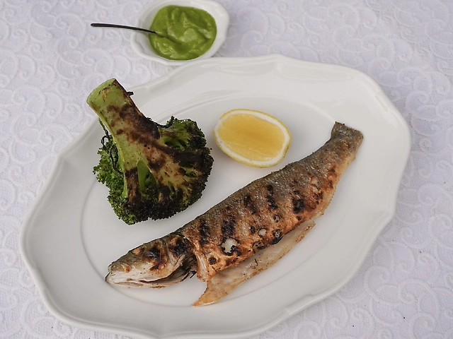 Сибас на вугіллі