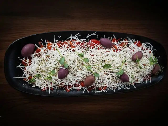 Печені перці з сиром Шевре в медово-лаймовому маринаді