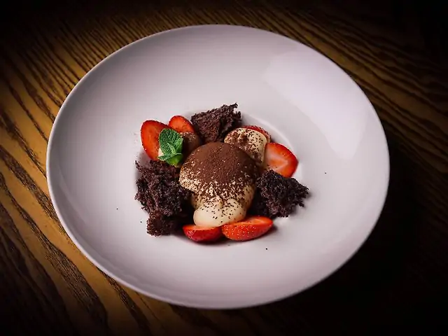 Десерт Тірамісу з ягодами