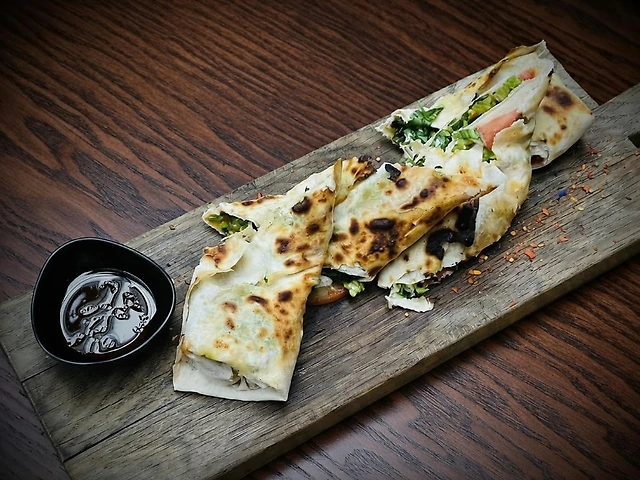 Гранд-лаваш з тофу та зеленню