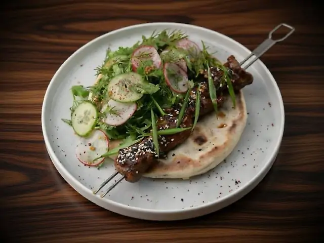 Шашлик з вирізки телятини у кунжутно-імбірній глазурі