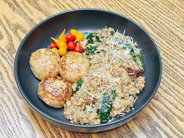 Рибні котлети з кремовим гречотто
