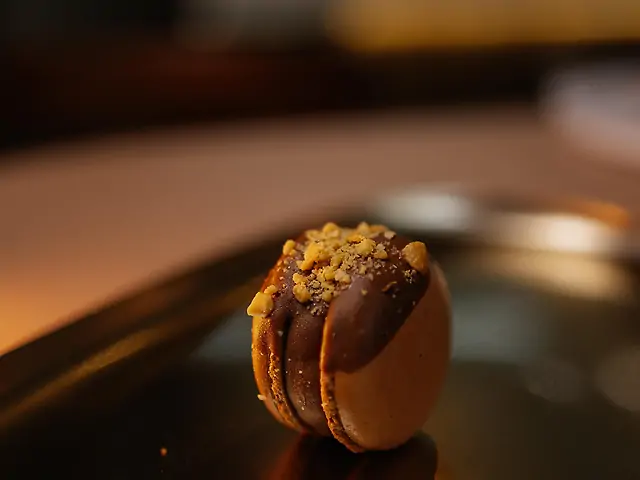 Макарон снікерс