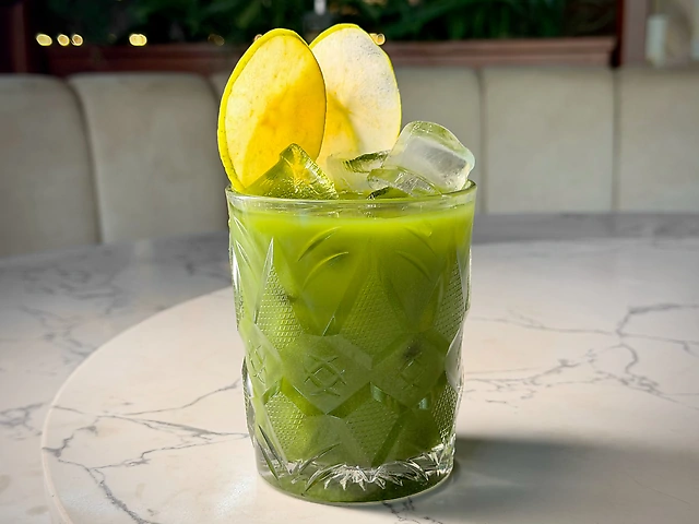 Apple Matcha Breeze