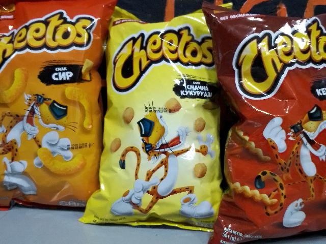 Cheetos (кукурузный снек)