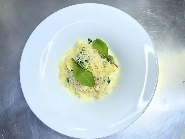 Тальятелле з курячим філе та печерицями