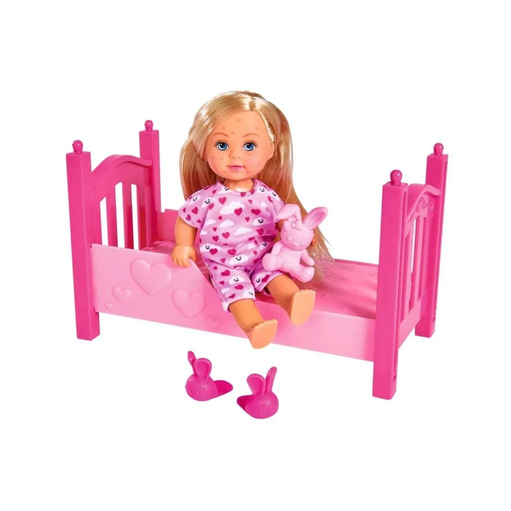 Лялька Еві "Легке одужання" зі зміною кольору, у ліжку з іграшкою та аксесуарами, 3+